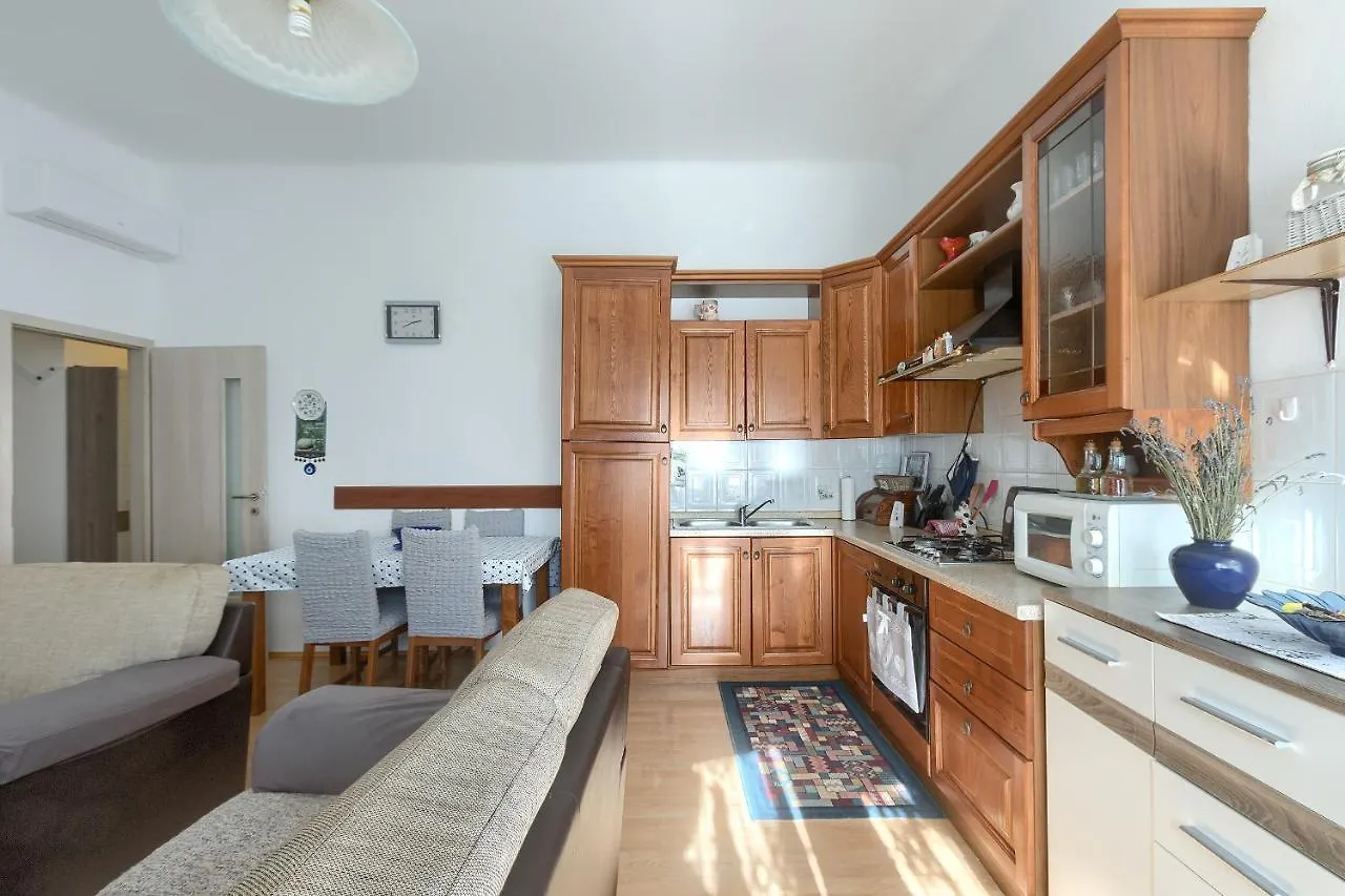 Aida Pula Apartment Croácia